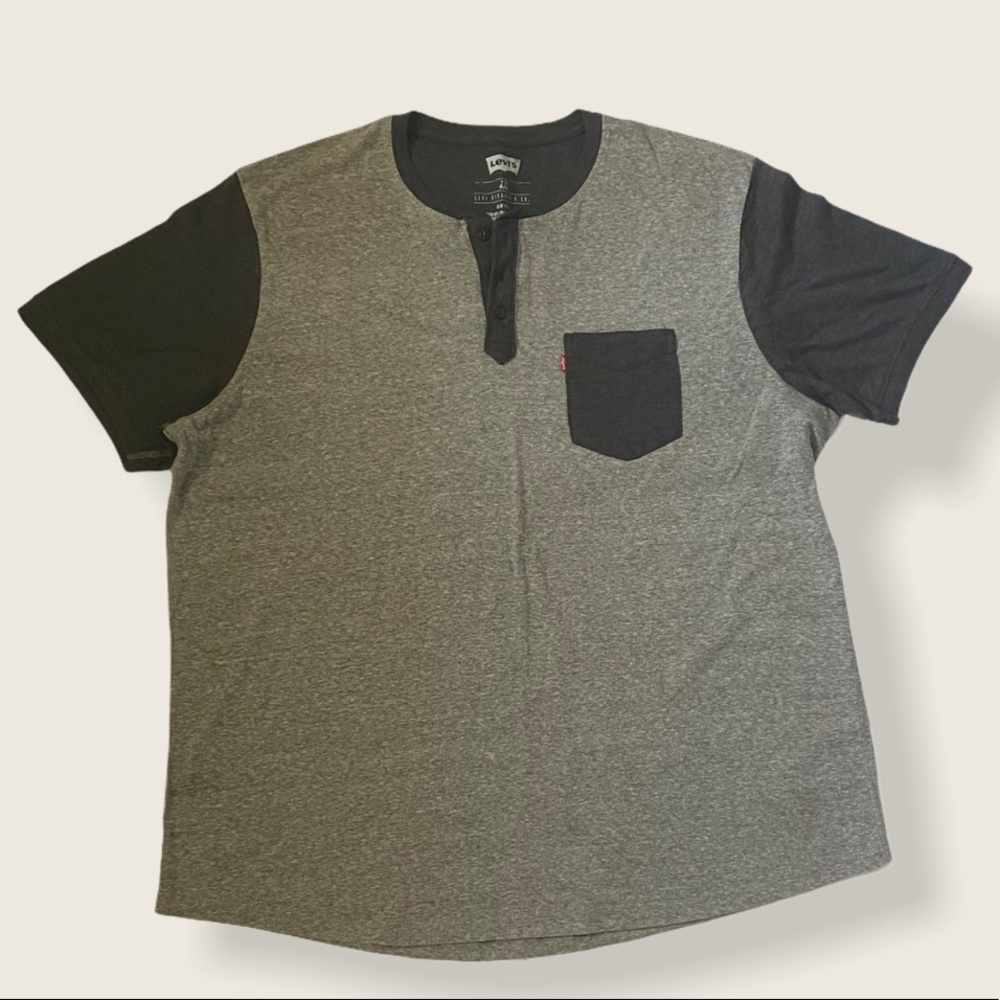 Levi’s Men’s casual T-shirt size xxl
